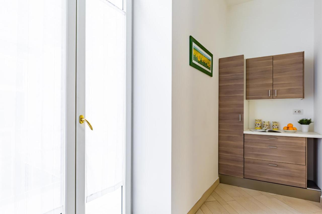 Apartment With Balcony In Palazzo Diaz By Wonderful Italy Νάπολη Εξωτερικό φωτογραφία